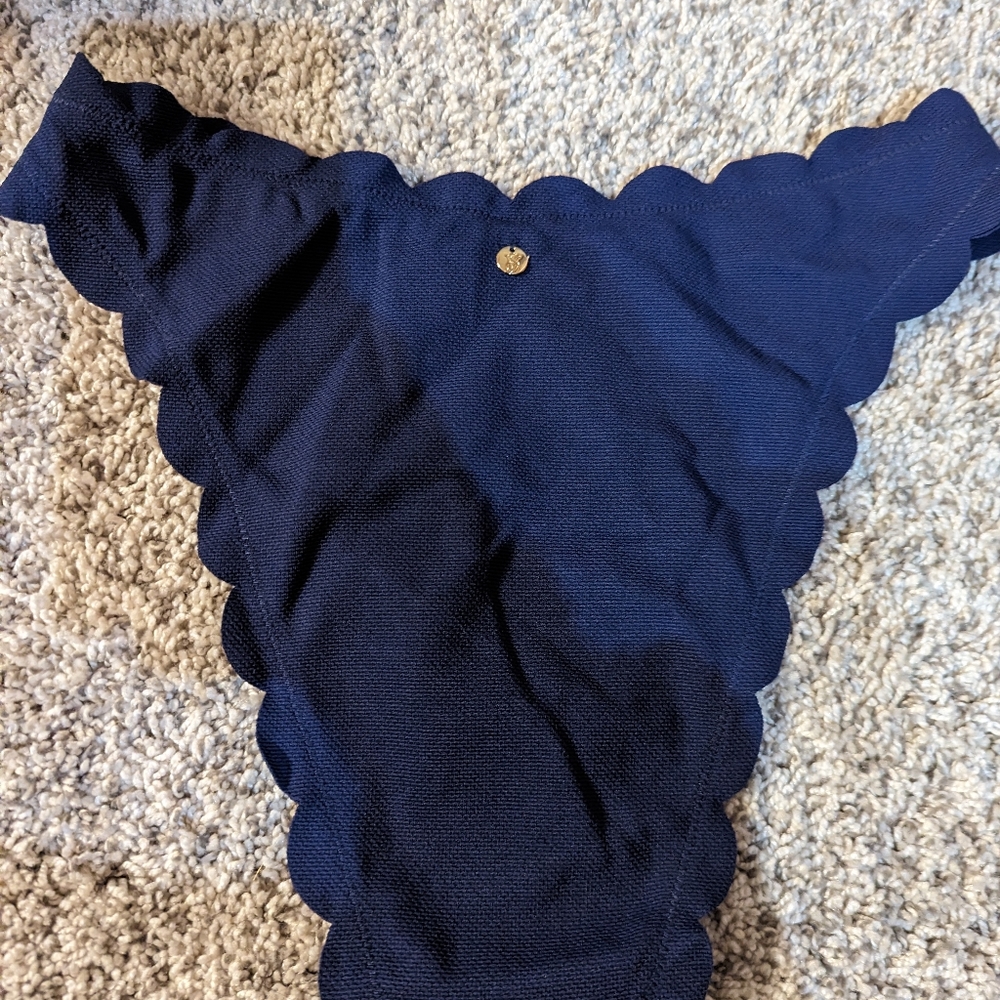 5/$20 nwot Scallop bikini bottom